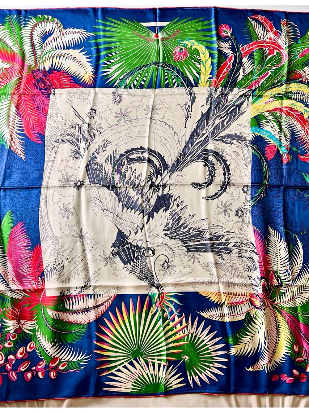 Designer-Inspired Tropical Print Bedding Throw - White & Blue